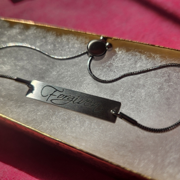 Personalized Forgiven bracelet Silver, Pulley Secure - Picture 5 of 5